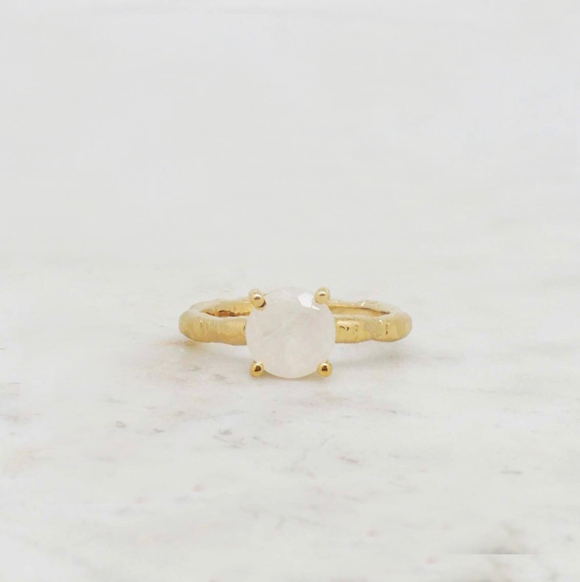 Héloïse - Rainbow Moonstone