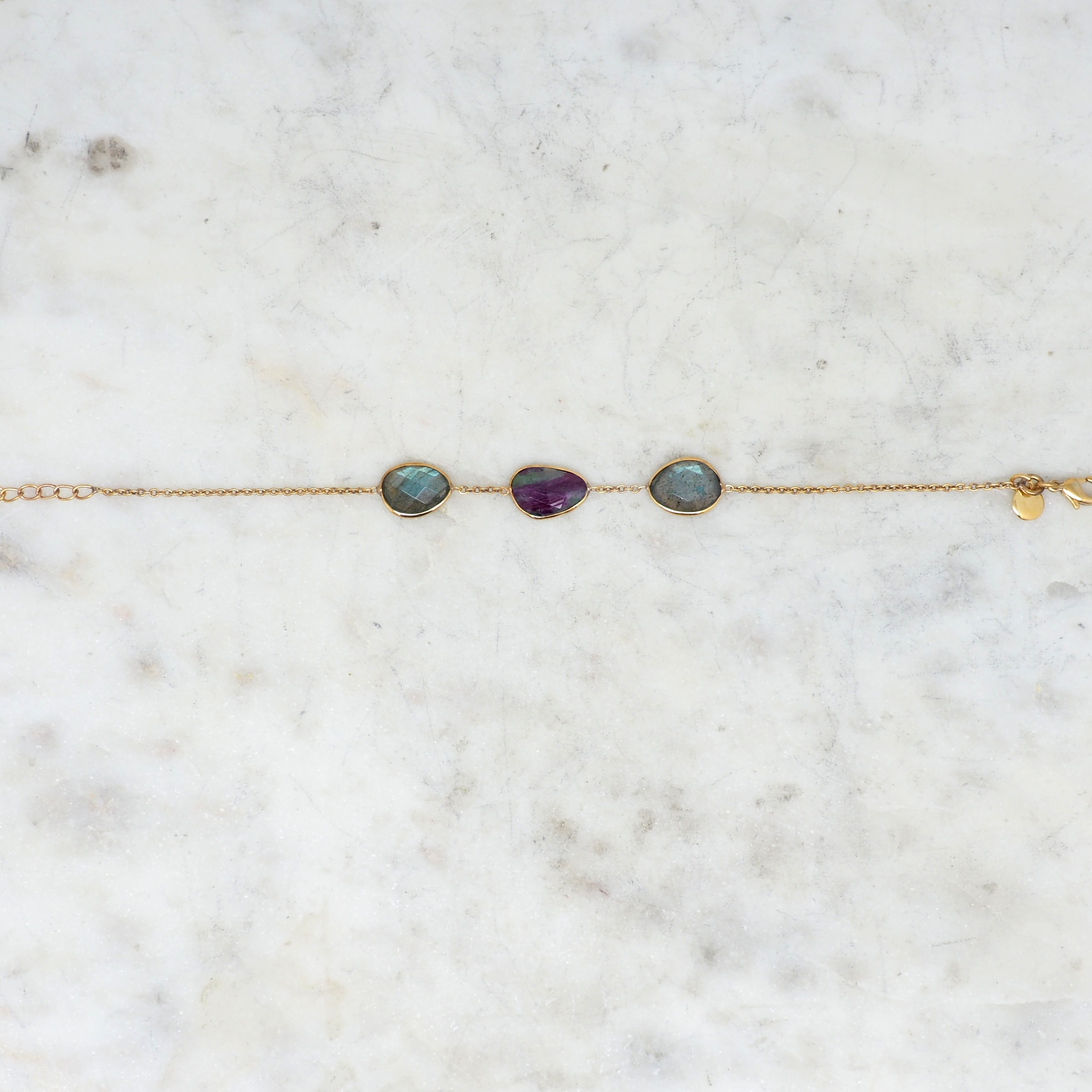 Kyanee - Rubis Zoisite