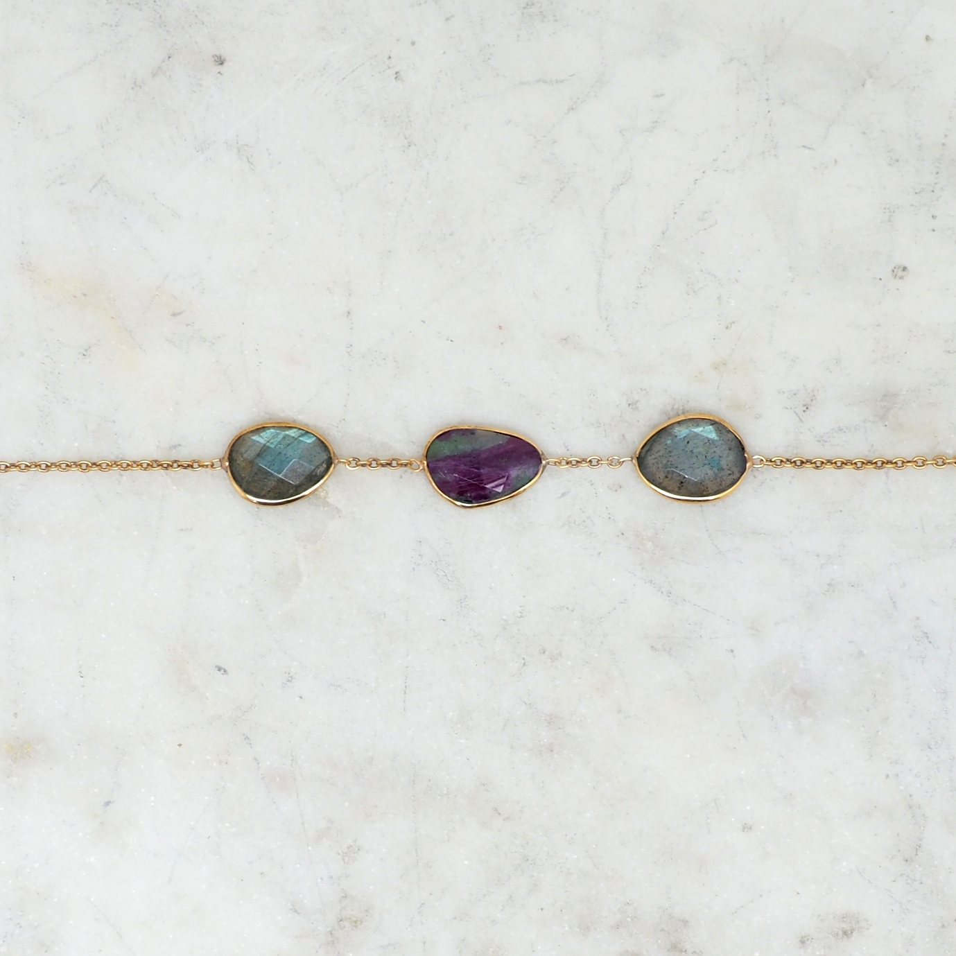 Kyanee - Rubis Zoisite