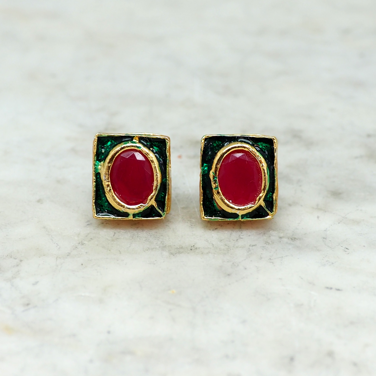 Massy - Boucle d'oreille rouge