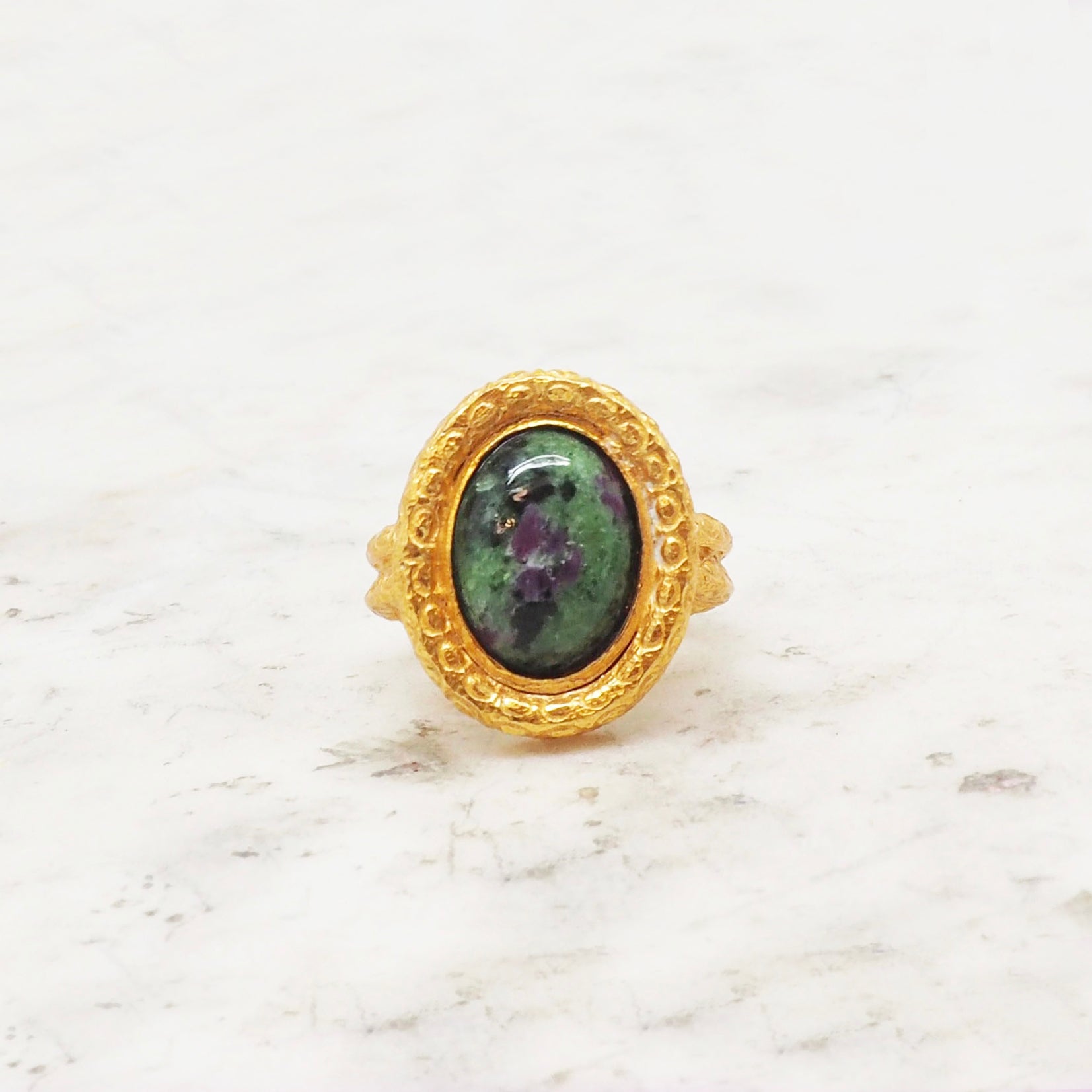 Venom - Rubis Zoisite