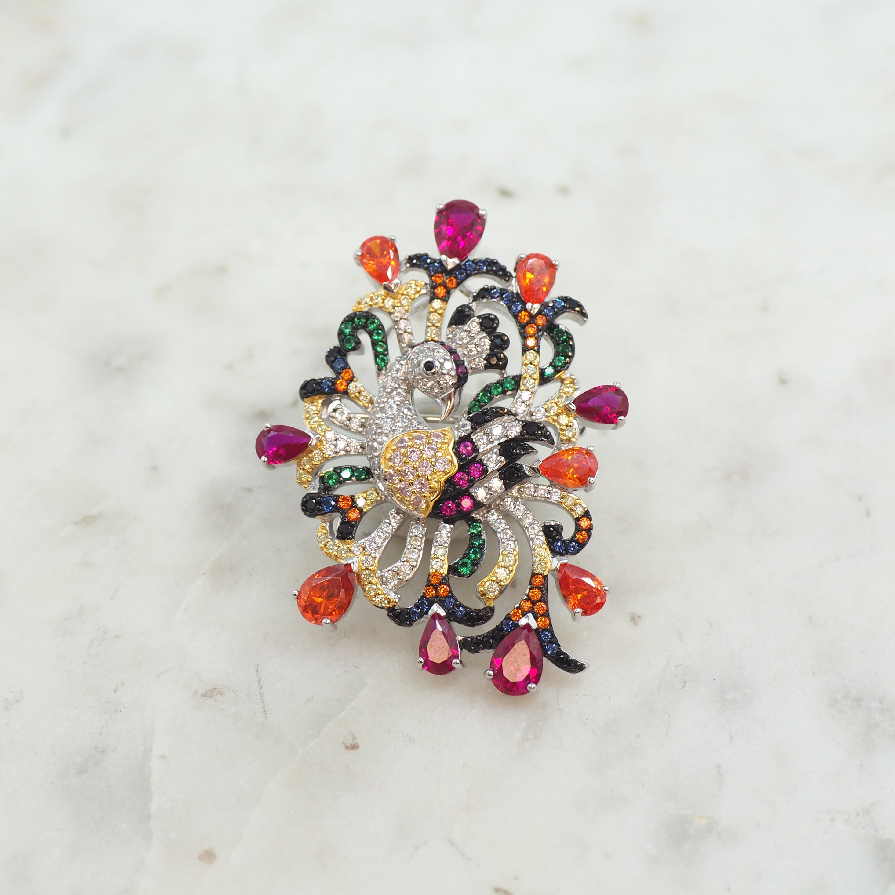 Pikoko - Brooch Necklace