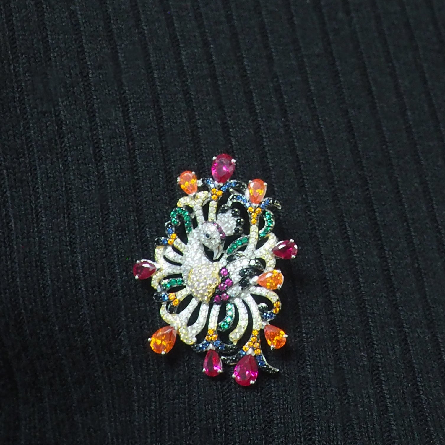 Pikoko - Brooch Necklace