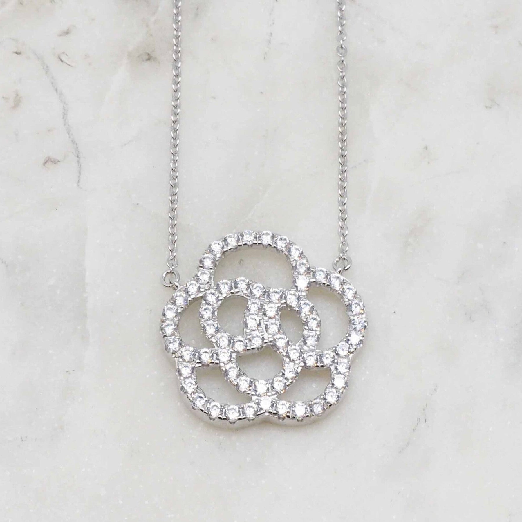 Flora - Collier Blanc GM