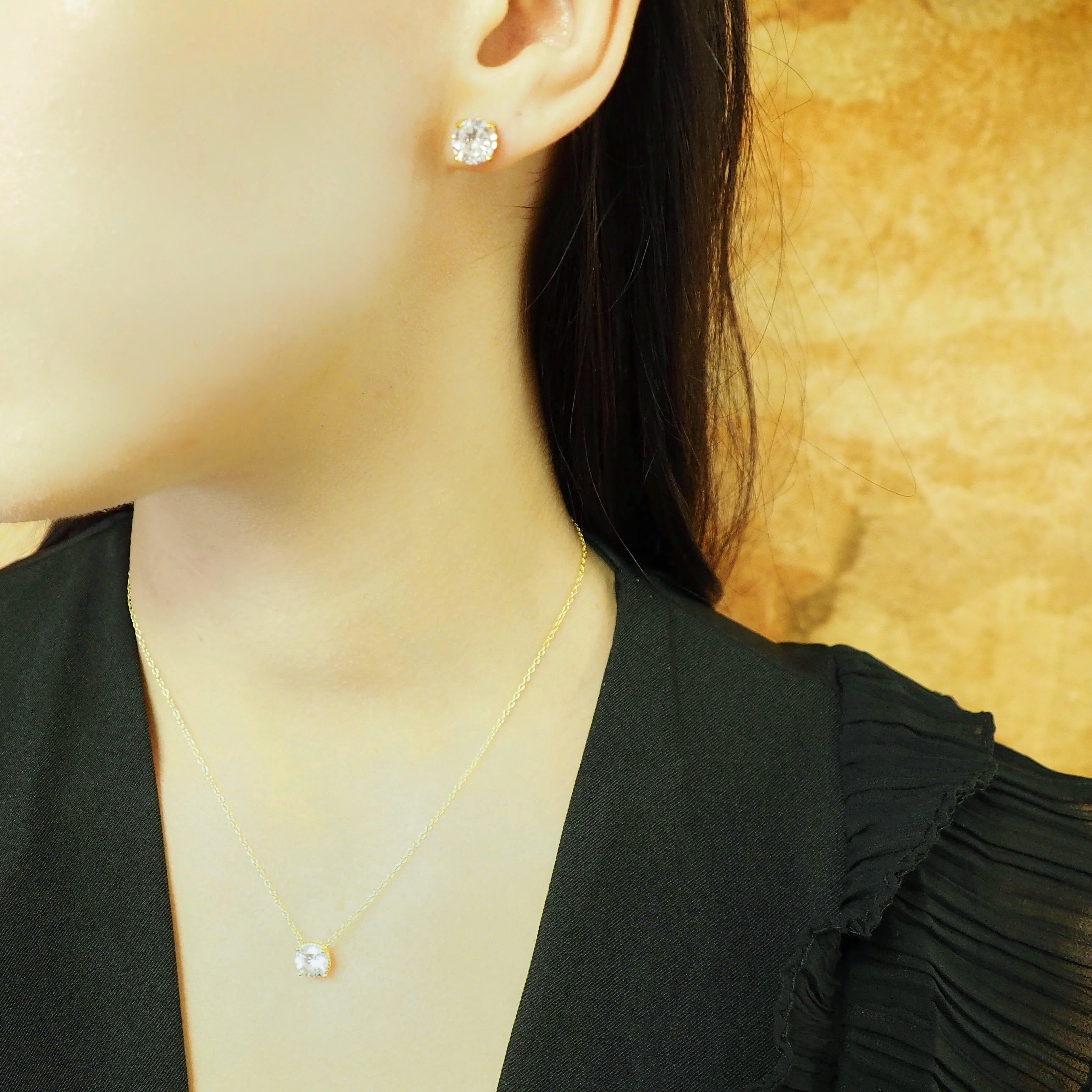 The Golden Solitaire - Necklace