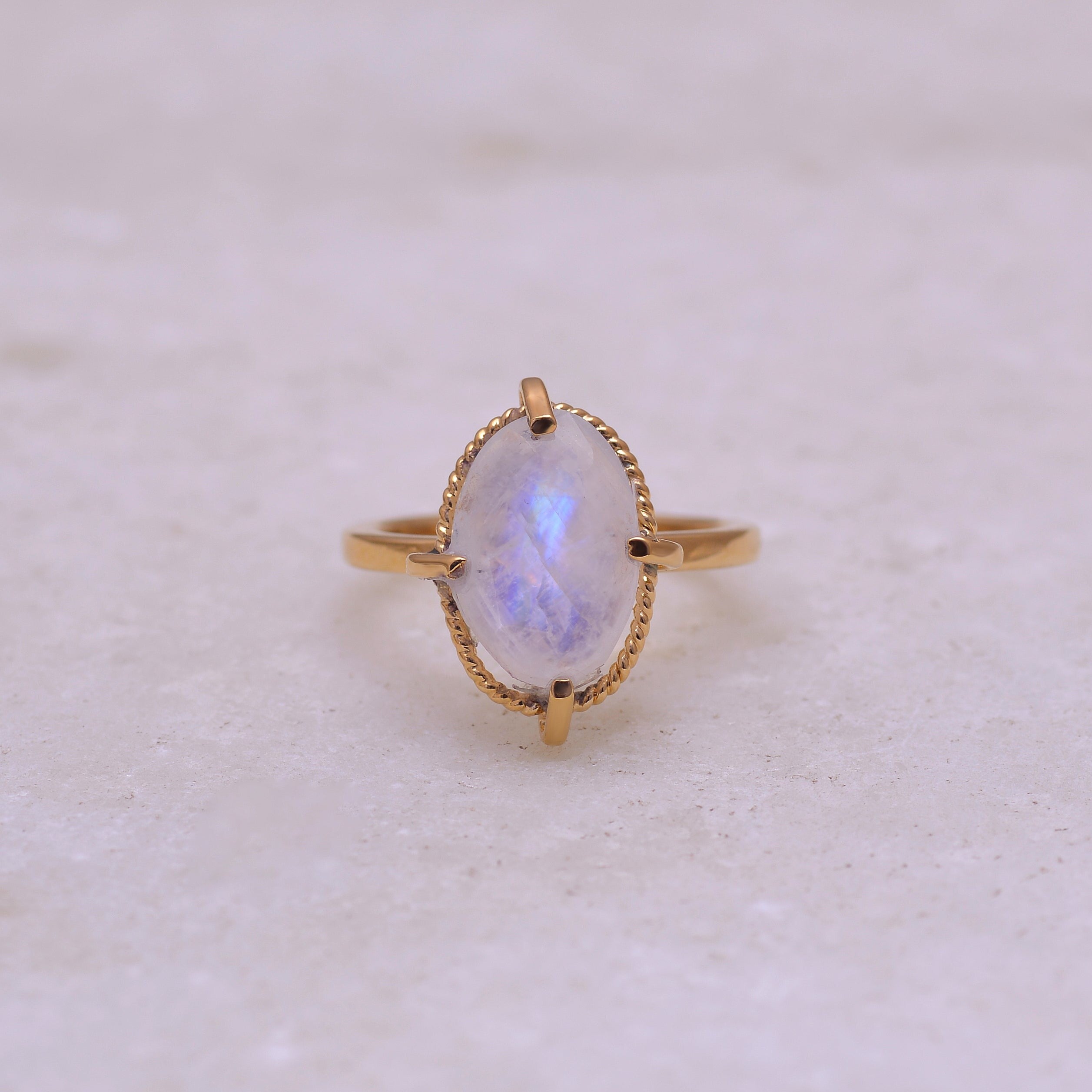 Albane - Pierre de Lune