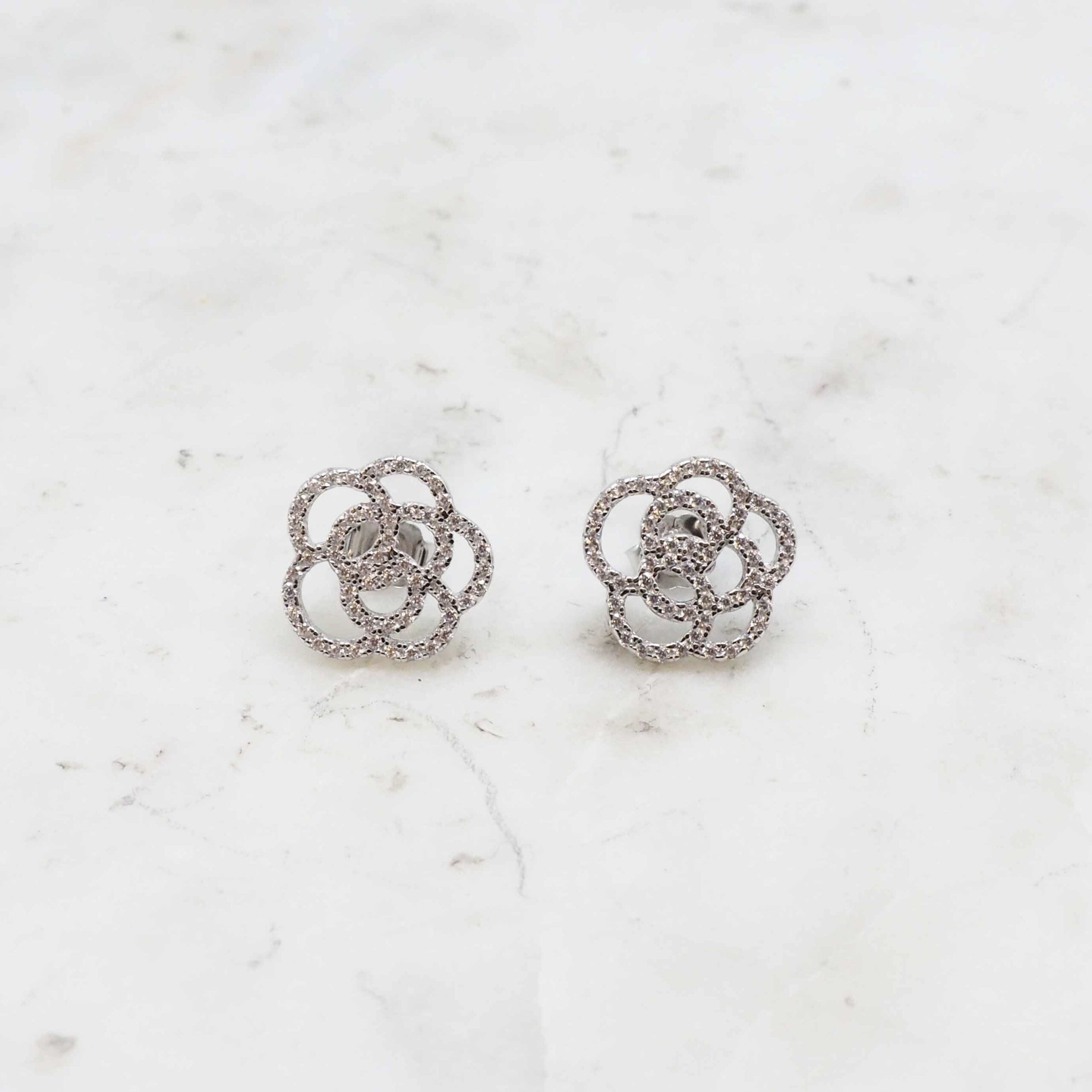 Flora - Boucles Blanches