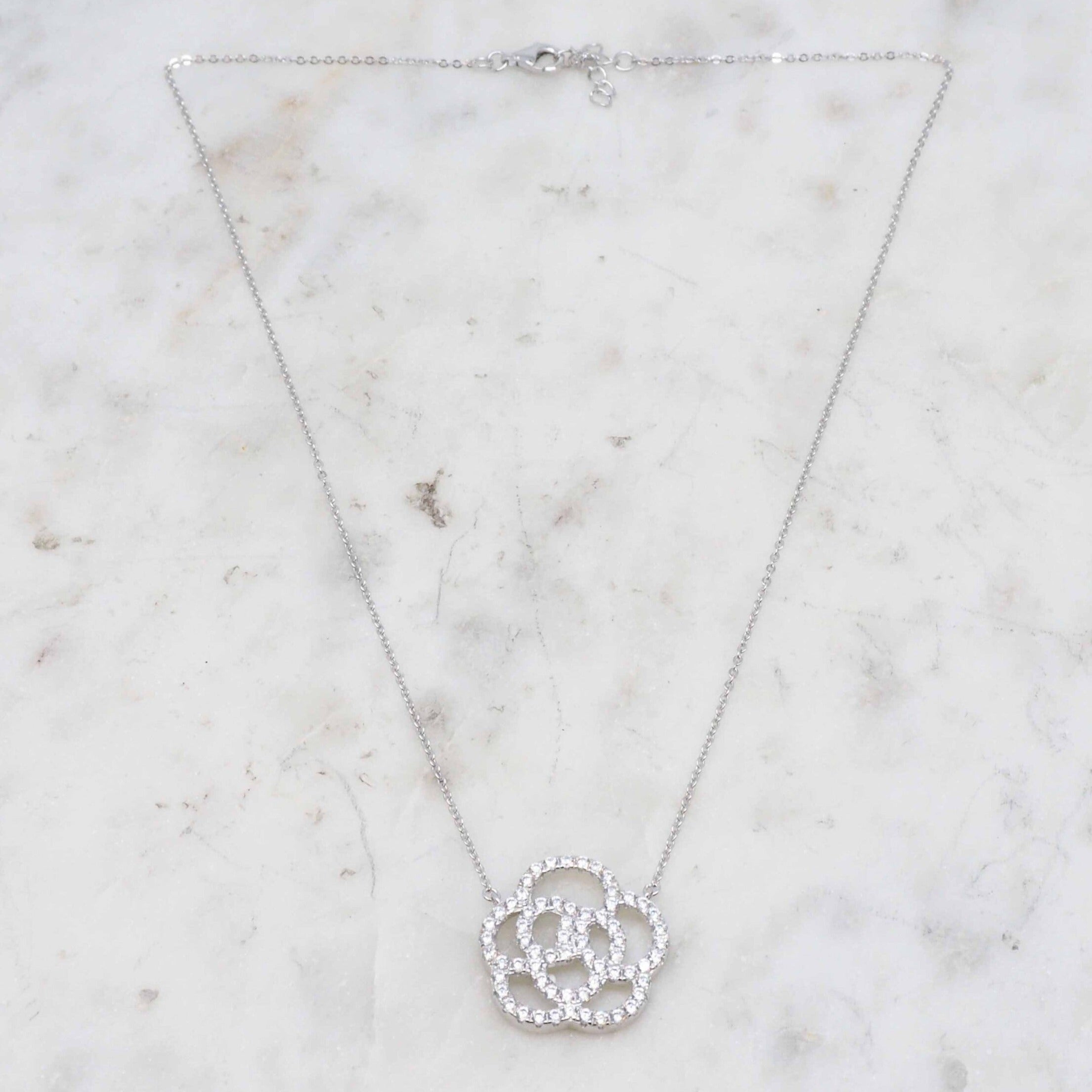 Flora - Weiße Halskette PM