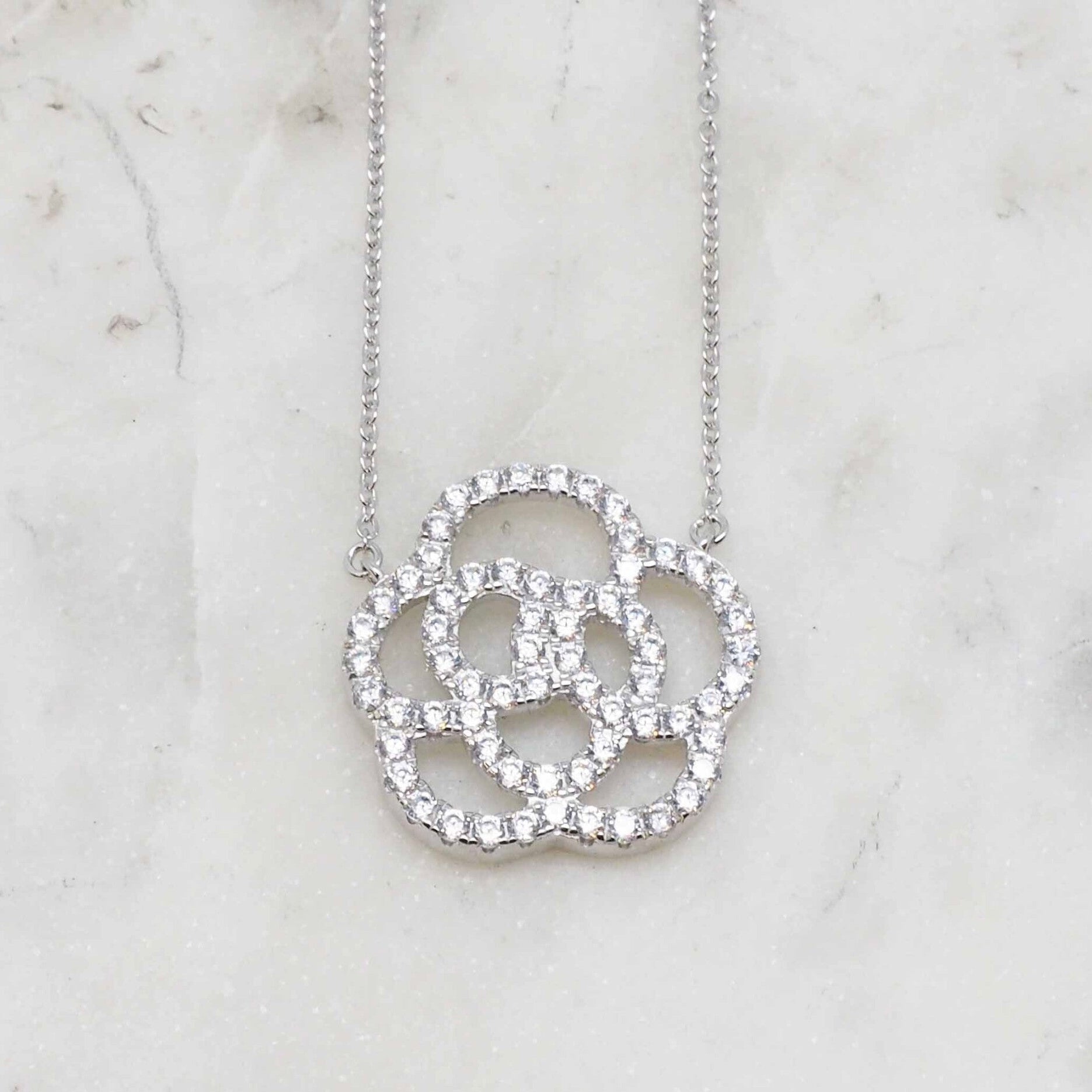 Flora - Collier Blanc PM